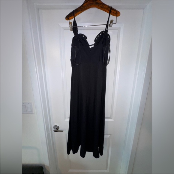 Farm Rio: Black Flowered Bust Midi Dress - Picture 4 of 13